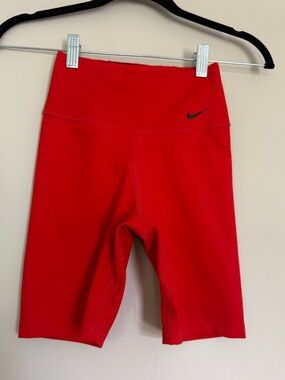 Nike Women's Dri-Fit High Waisted Biker
Shorts Vibrant Red Sz XXS/00